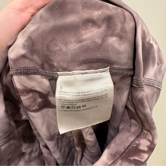 Lululemon Align High Rise Crop Leggings in Diamond Dye Mink Bery 23”
Size 6 - Picture 10 of 11